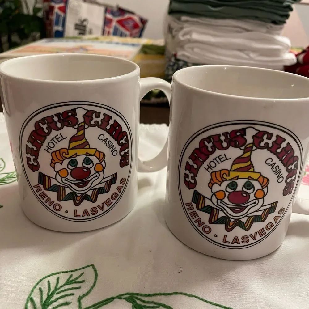 Vintage Circus Circus Clown Reno Nevada Souvenir Mugs set of 2!